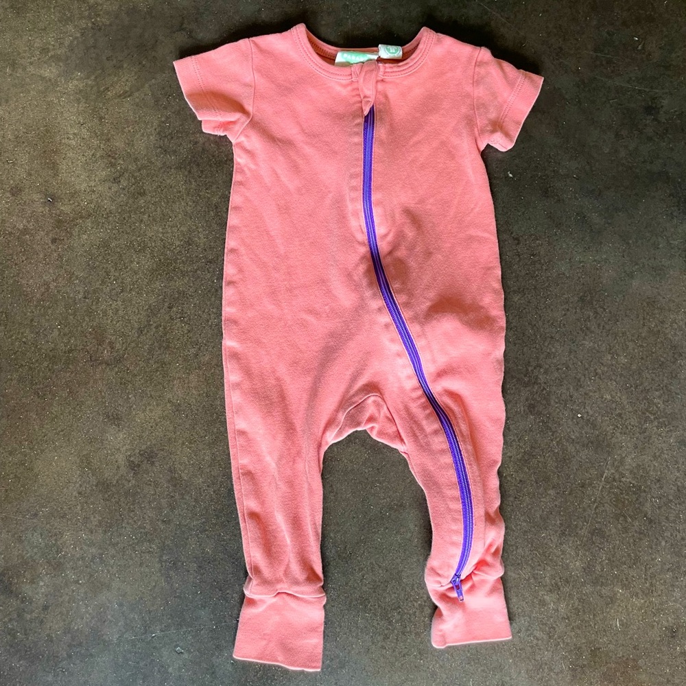 Parade organic short sleeve two way zip romper- peach and purple size 3-6 months